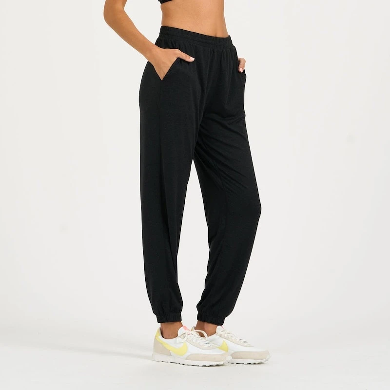 Vuori Women's Boyfriend Jogger 3 Vuori Women's Boyfriend Jogger