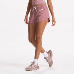 Vuori Women's Clementine 4" Short 2.0 13 Vuori Women's Clementine 4" Short 2.0 -Arctery Clothing Shop vuori womens clementine 4 short 20 5