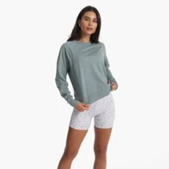 Vuori Women's Long-Sleeve Halo Crew 13 Vuori Women's Long-Sleeve Halo Crew -Arctery Clothing Shop vuori womens long sleeve halo crew 5