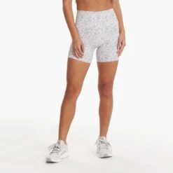 Vuori Women's Studio Pocket Short