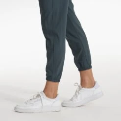 Vuori Women's Weekend Jogger -Arctery Clothing Shop vuori womens weekend jogger 5